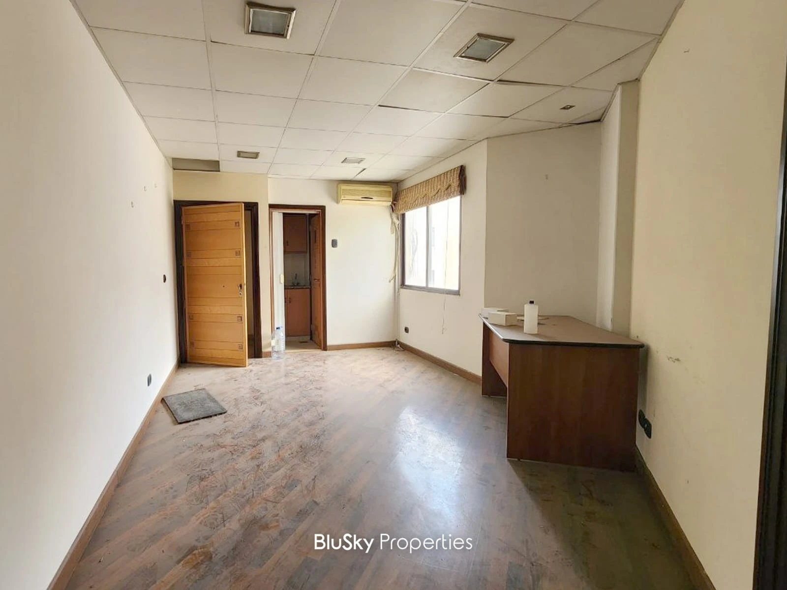 Office 70m² for Sale in Dekweneh