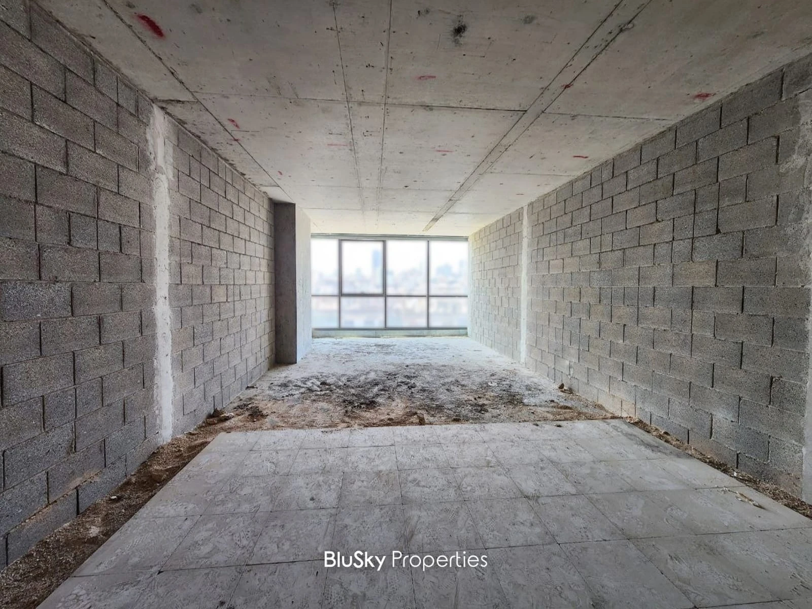 Office 82m² for Sale in Dekweneh