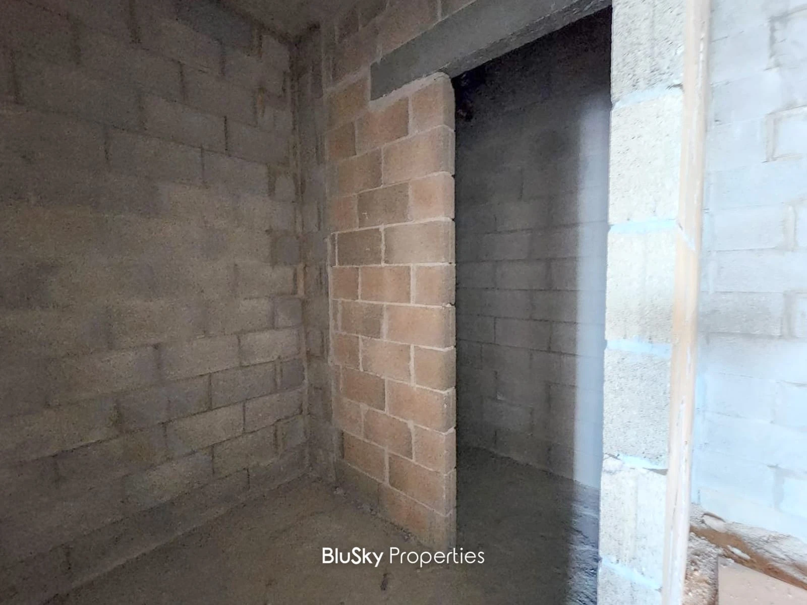 Office 82m² for Sale in Dekweneh — الصورة 3