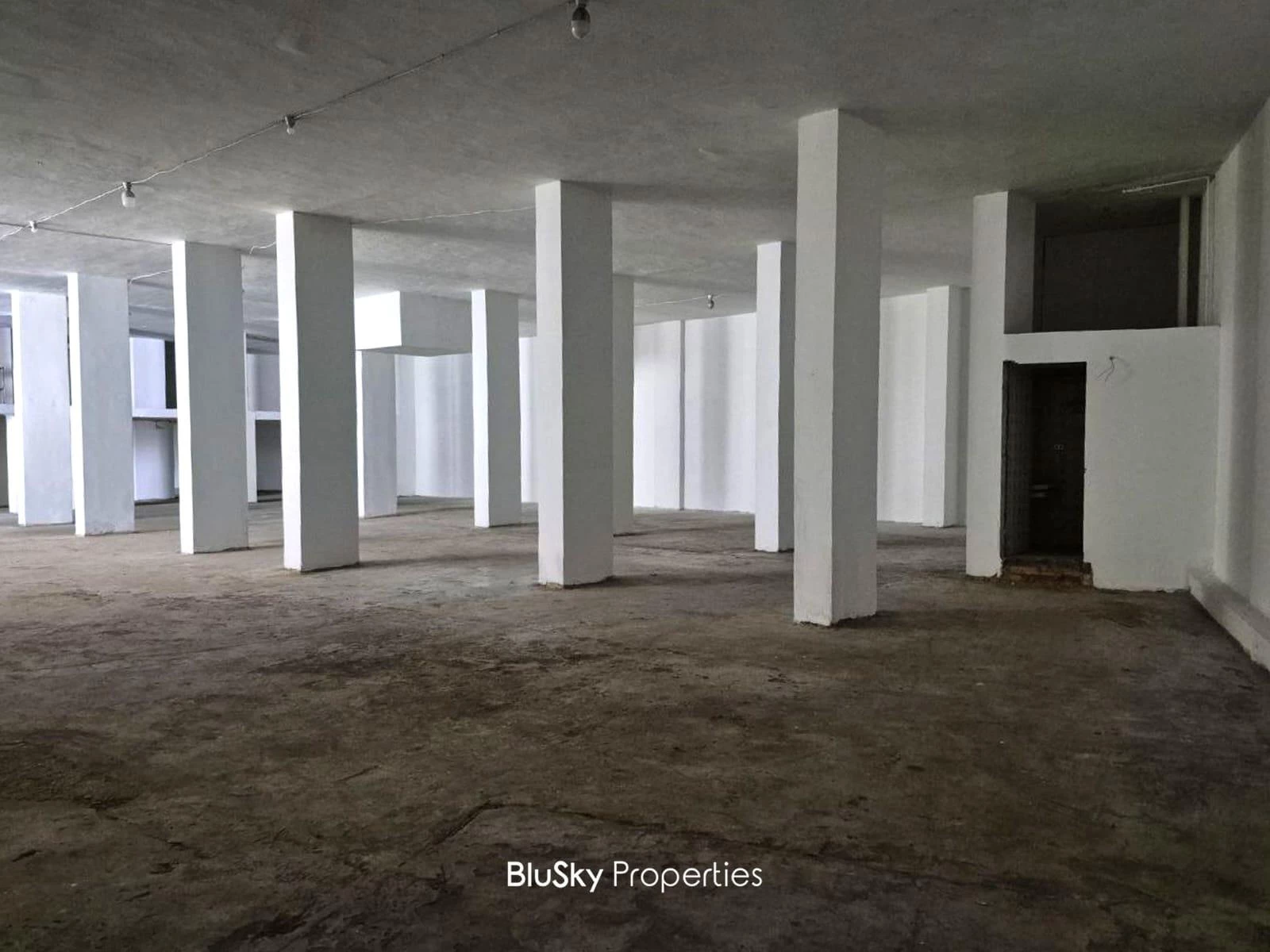Warehouse 830m² for Rent in Dekweneh — الصورة 3