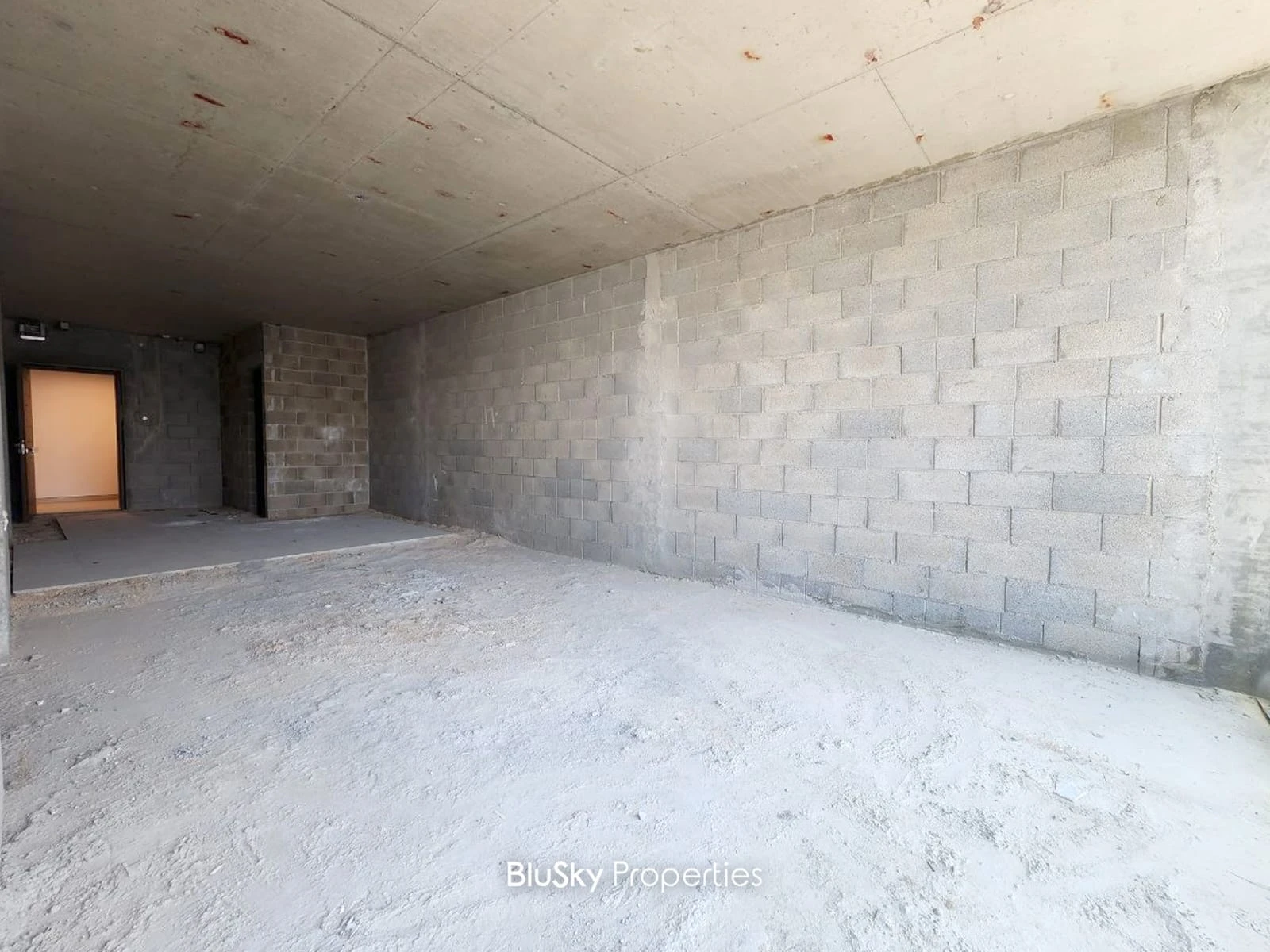 Office 86m² for Rent in Dekweneh — photo 2