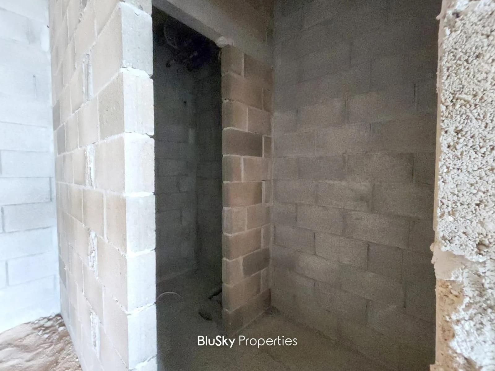 Office 86m² for Rent in Dekweneh — photo 4