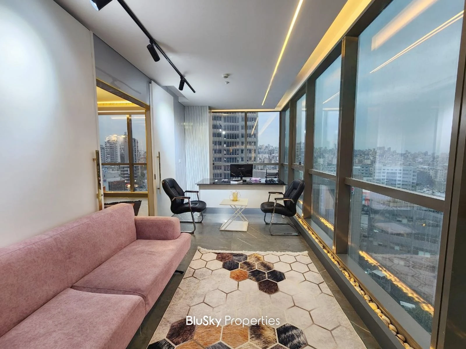 Office 90m² with City View for Rent in Dekweneh