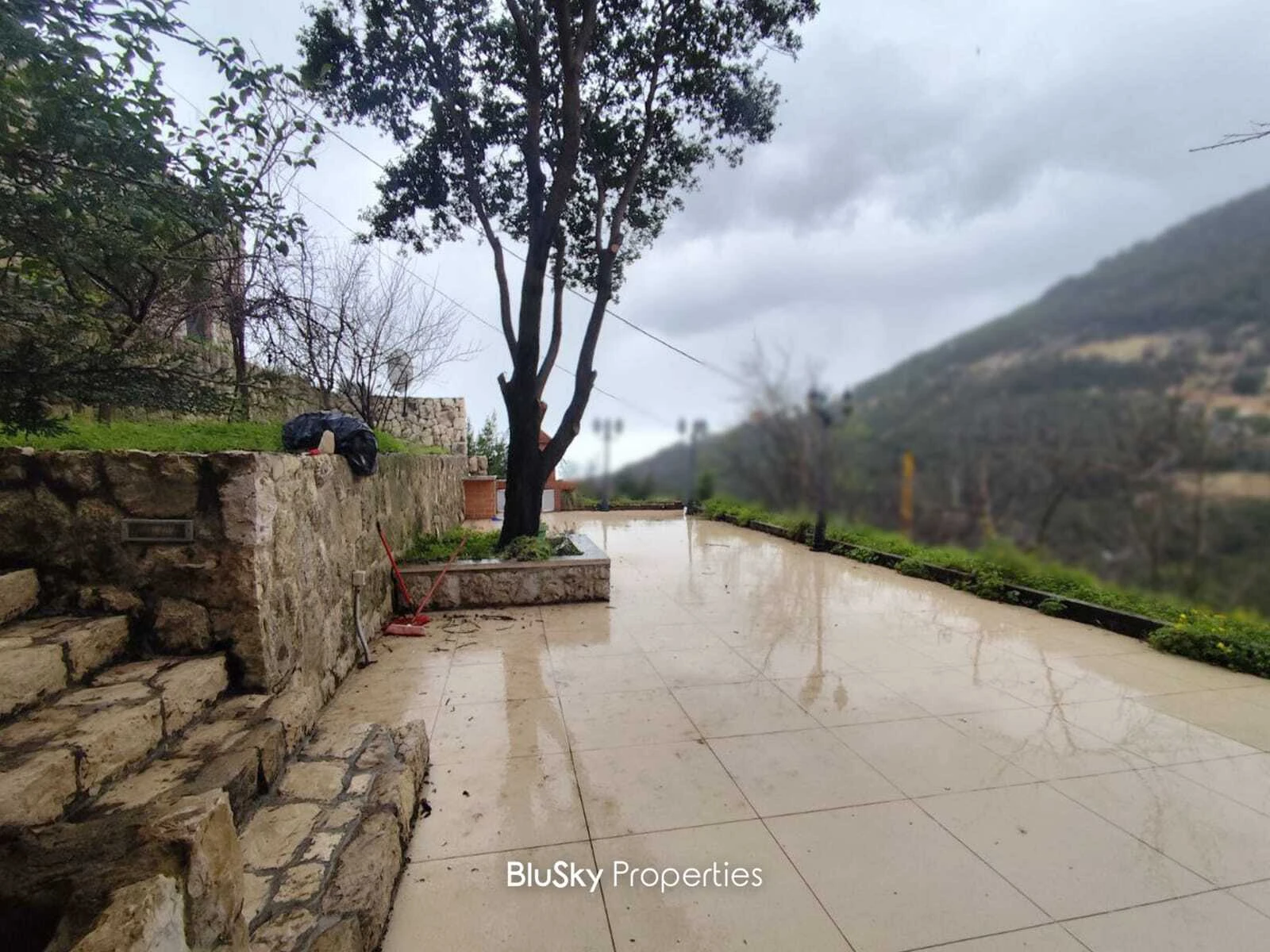 Villa 420m² with Terrace for Rent in Dlebta — الصورة 3