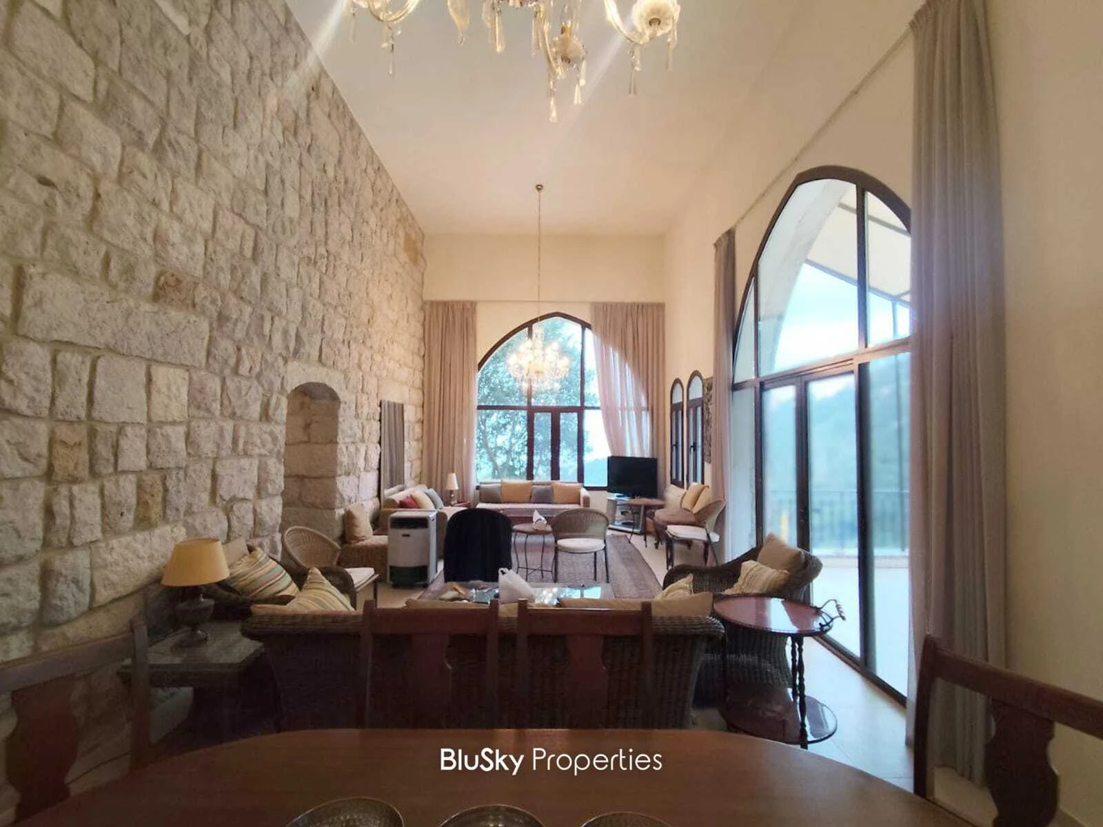 Villa 420m² with Terrace for Rent in Dlebta — الصورة 4