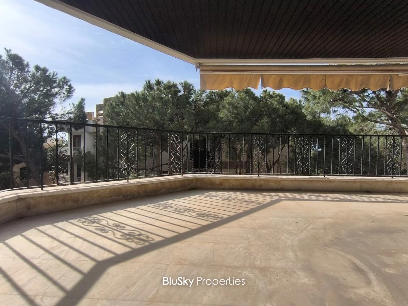 Apartment 210m² with Balcony for Sale in Dik El Mehde — الصورة 3
