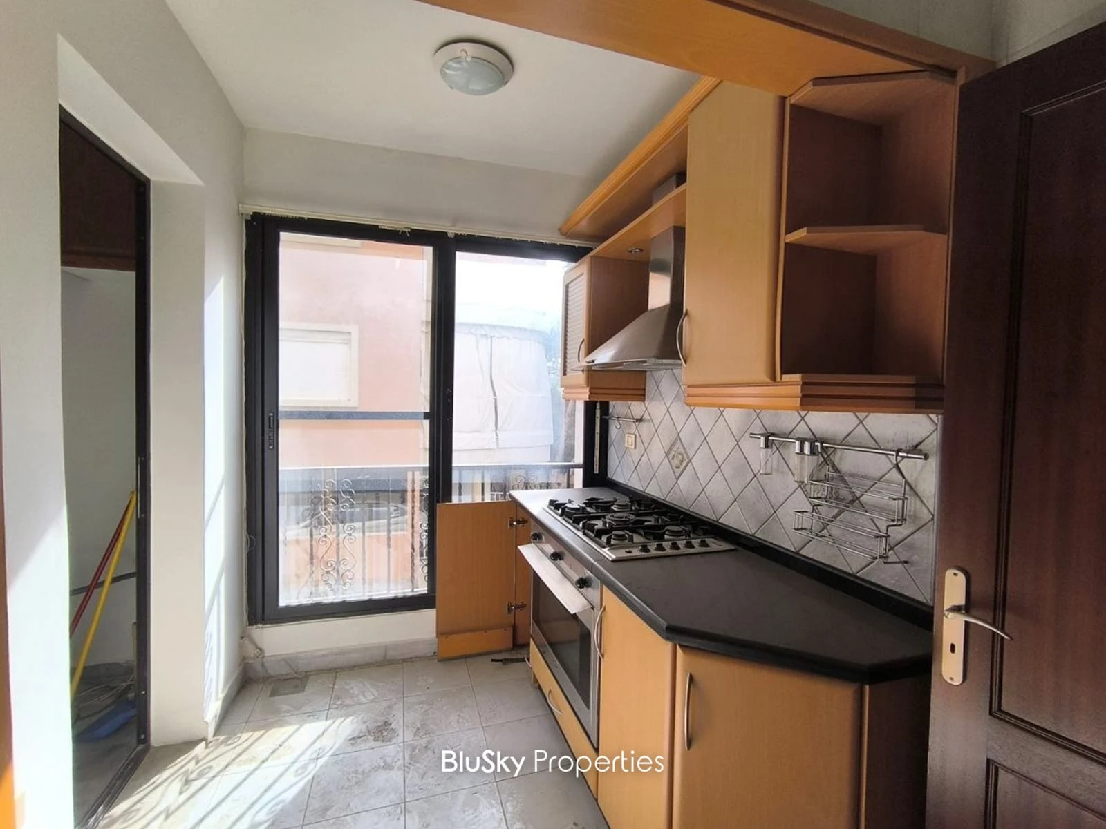 Apartment 210m² with Balcony for Sale in Dik El Mehde — الصورة 4