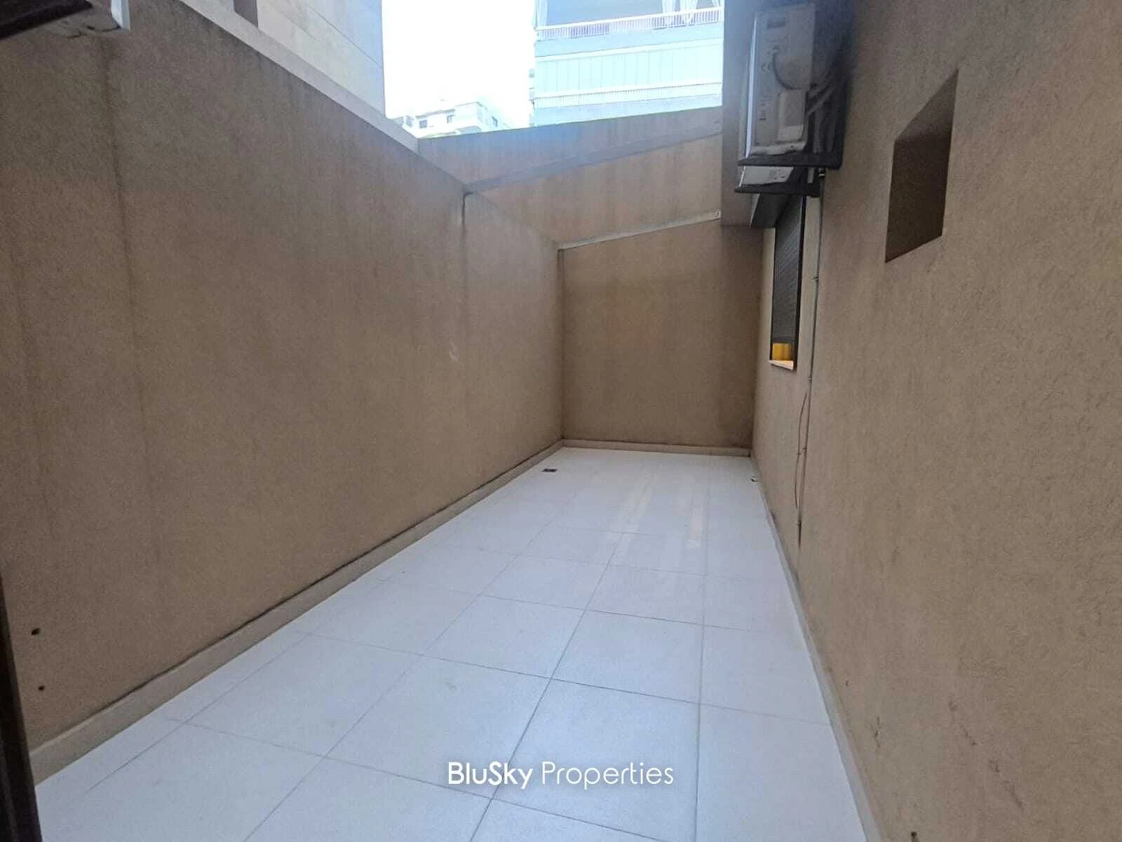 Apartment 250m² with Terrace for Sale in Dik El Mehde — الصورة 2