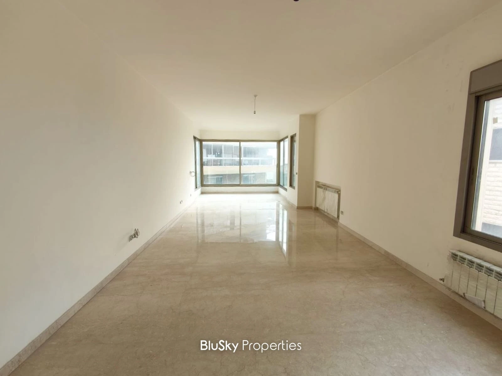 Apartment 260m² with Terrace for Sale in Dik El Mehde