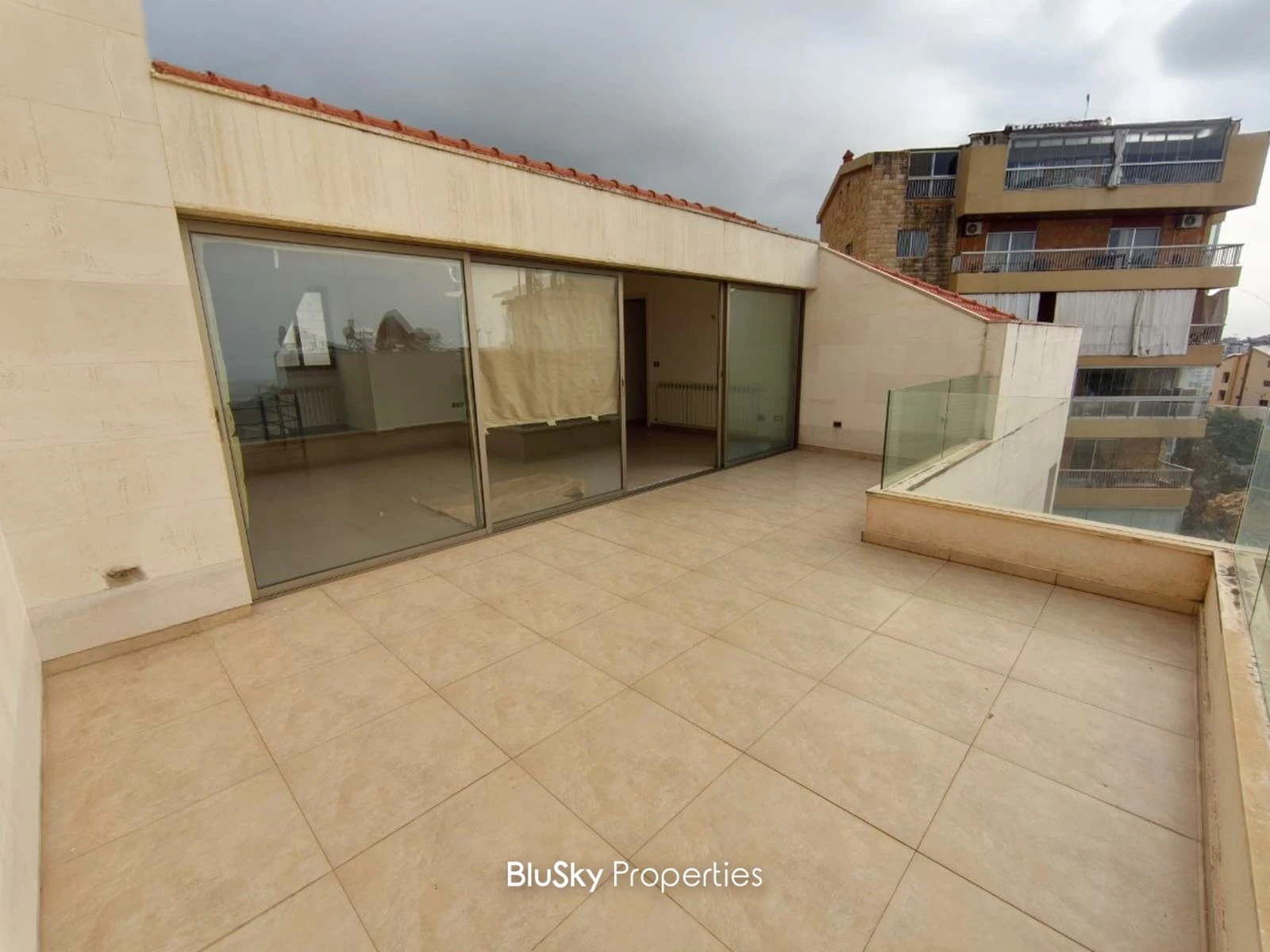 Apartment 260m² with Terrace for Sale in Dik El Mehde — photo 3