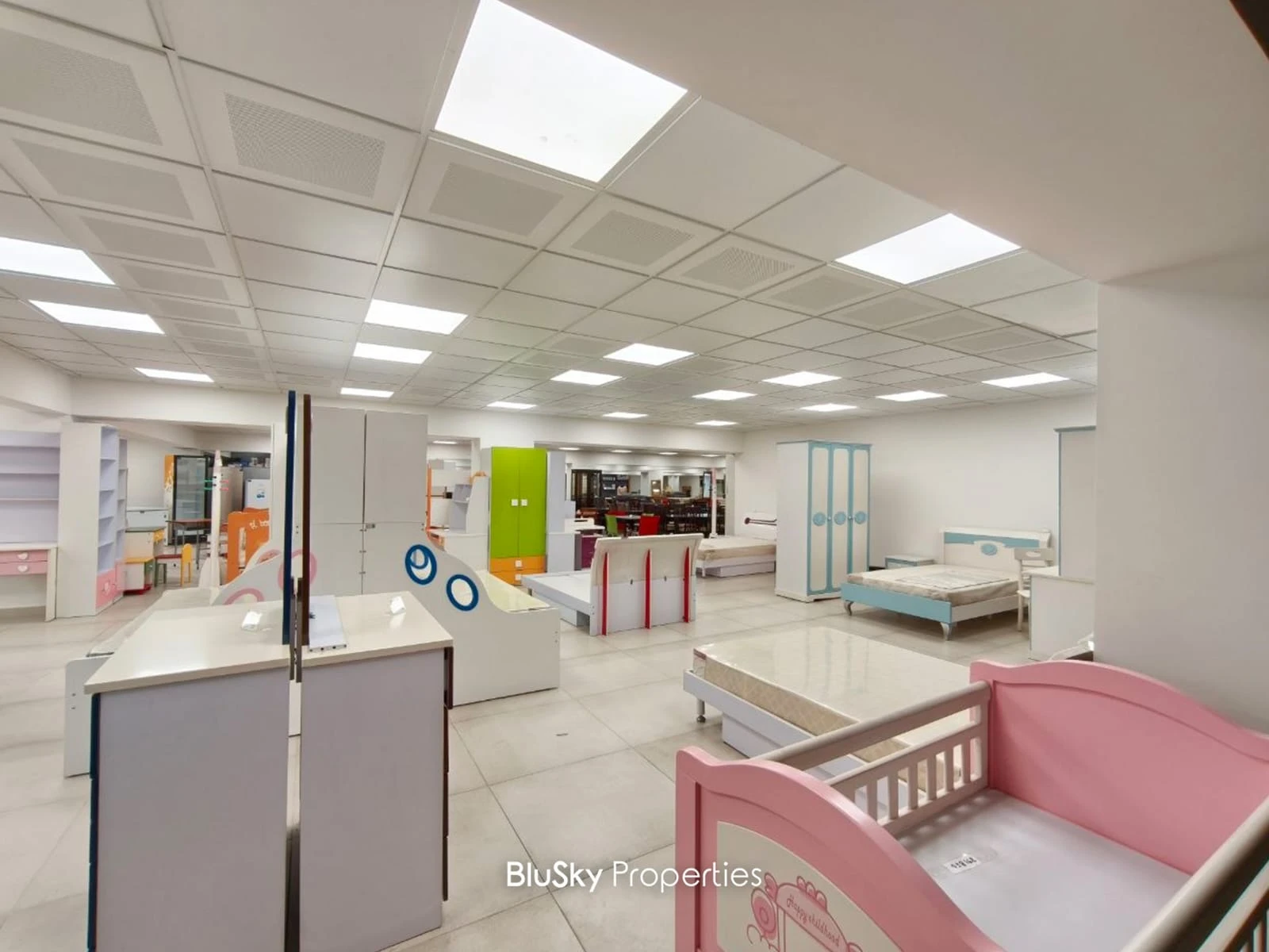 Showroom 2,000m² for Rent in Dora — الصورة 5