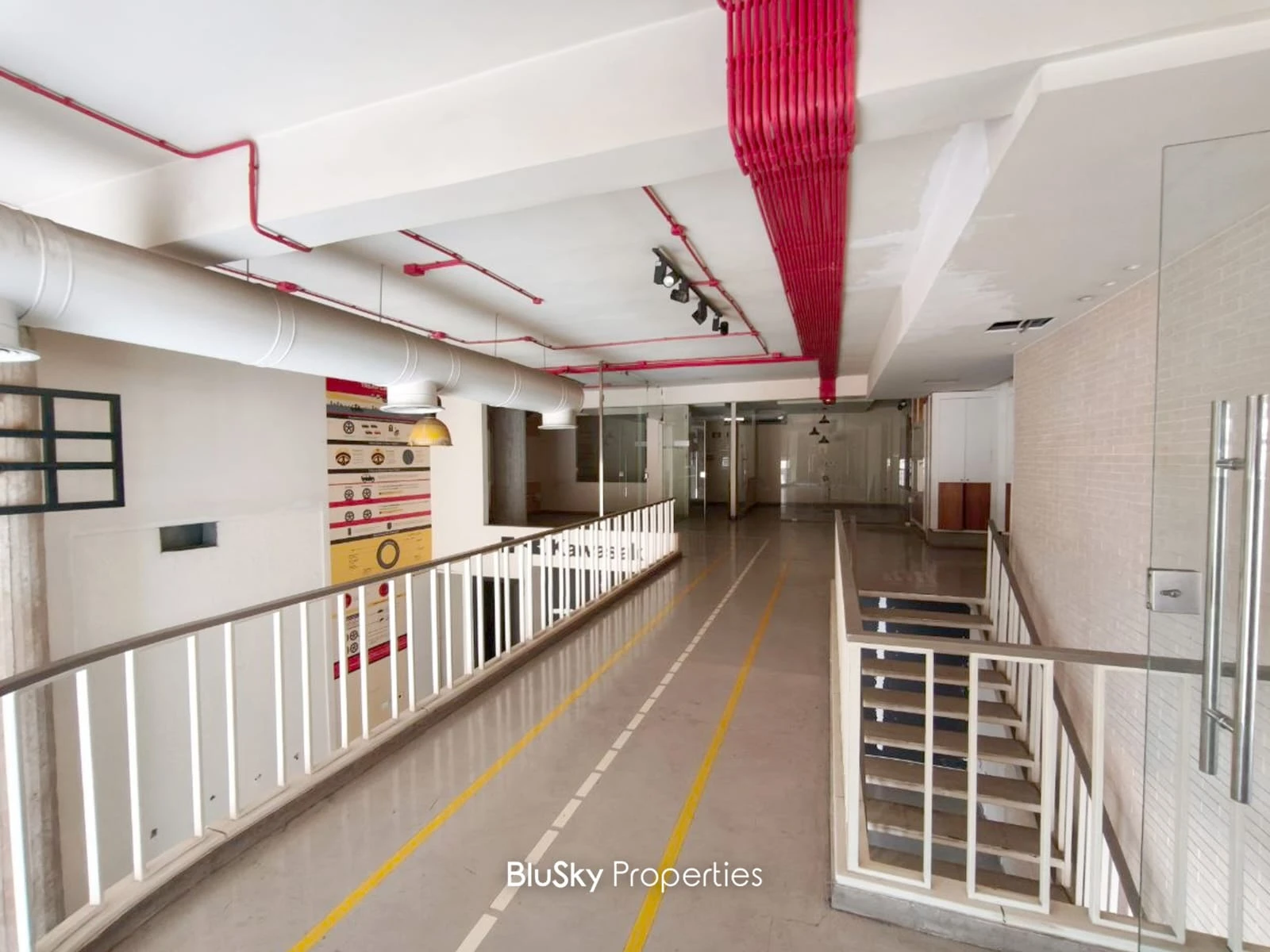 Showroom 500m² with Depot for Rent in Dora — الصورة 5