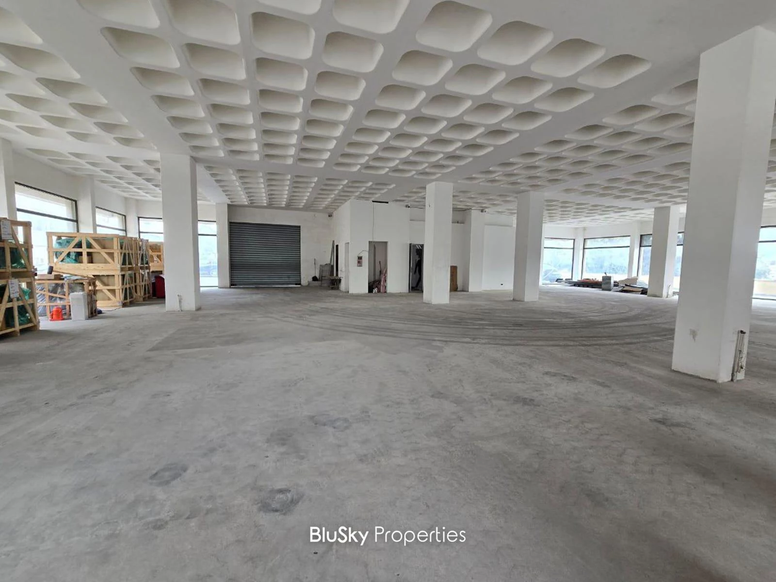 Showroom 500m² Terrace for Rent in Dora — الصورة 2