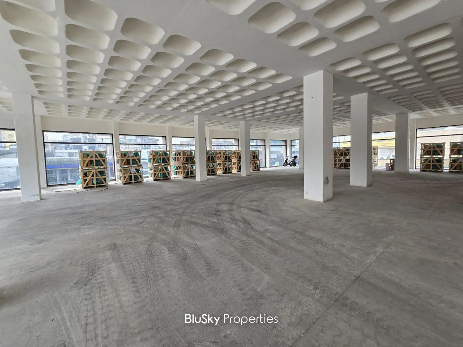 Showroom 500m² Terrace for Rent in Dora — الصورة 3