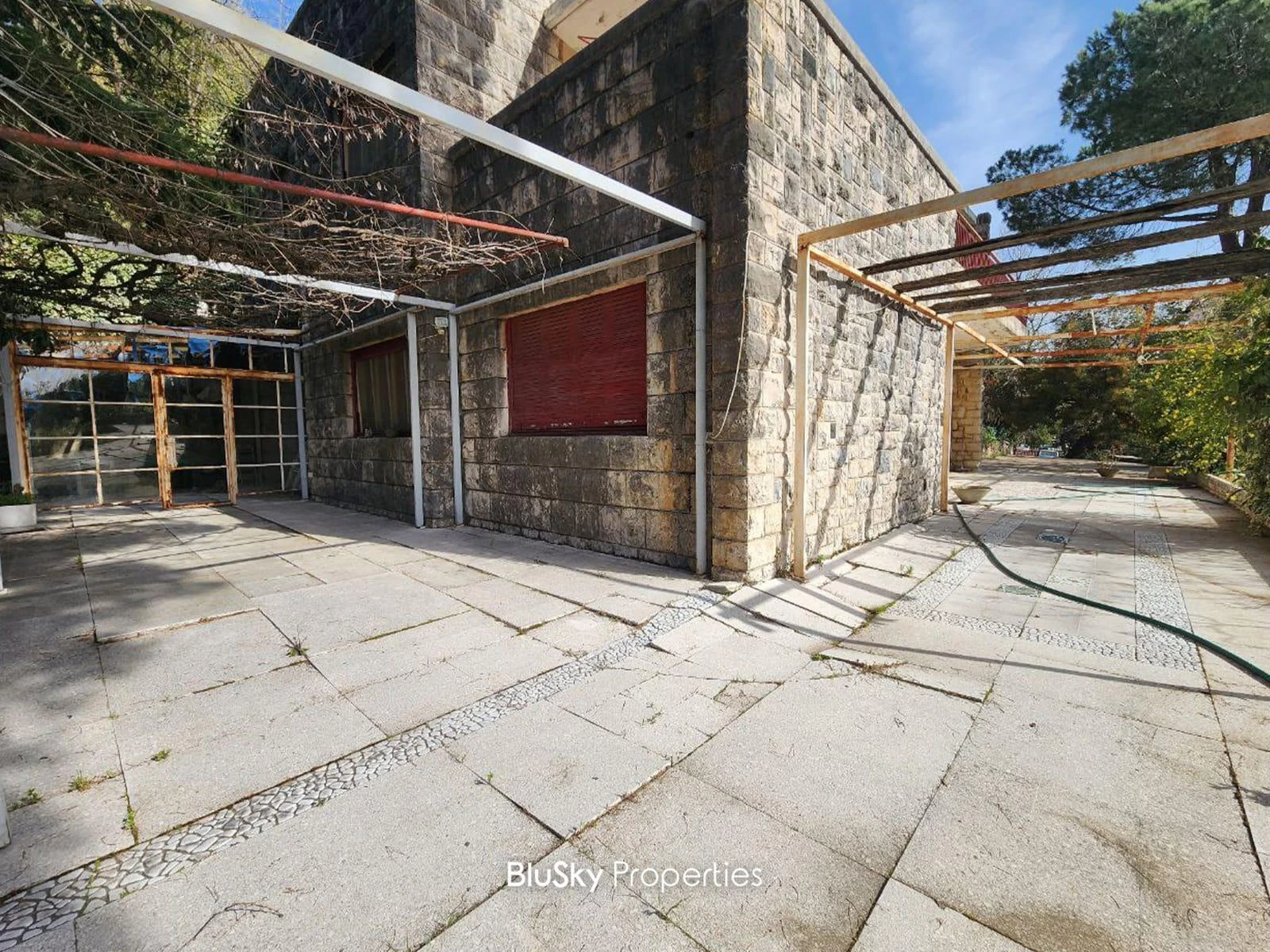 Land 1,400m² Commercial for Sale in Daher El Souwen — الصورة 4
