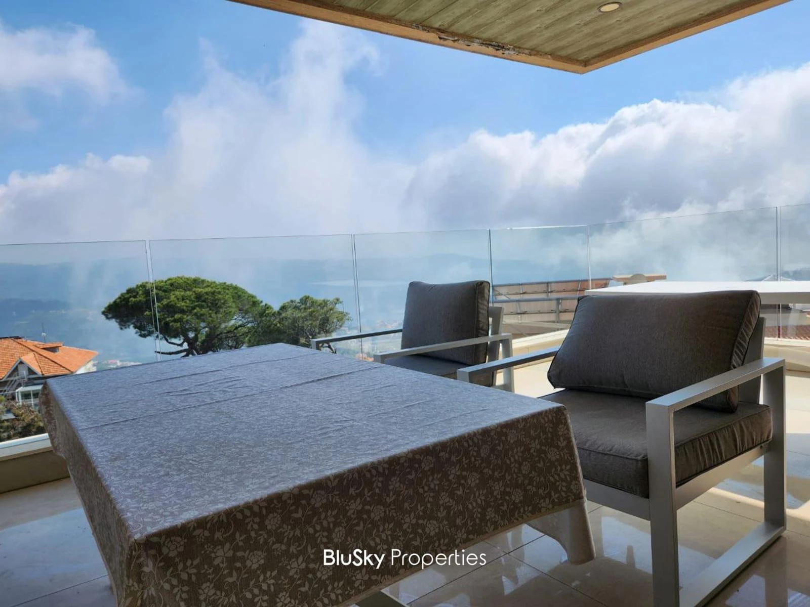 Duplex 300m² Terrace for Sale in Daher El Souwen — photo 2