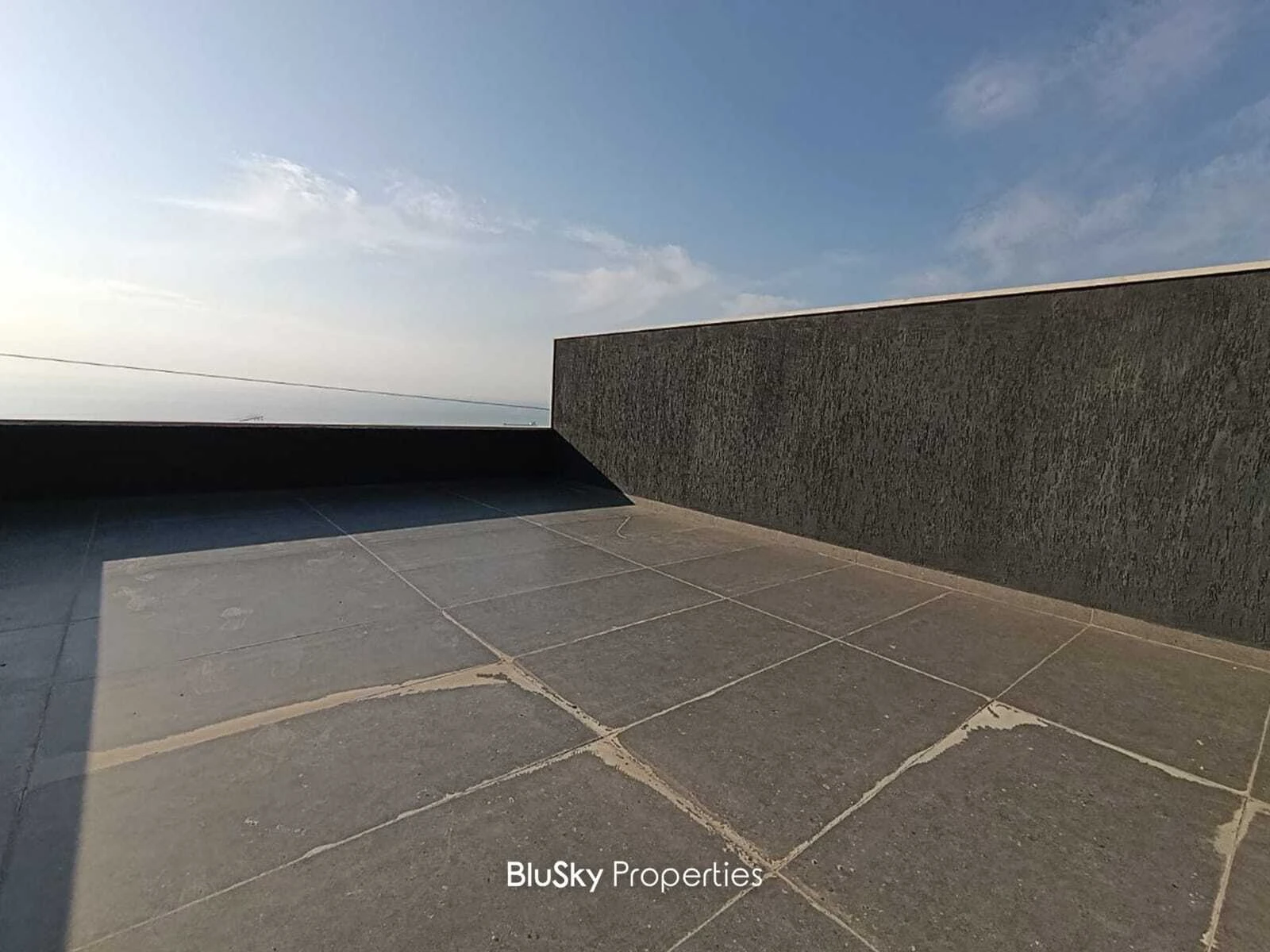 Duplex 320m² Terrace for Sale in Eddeh