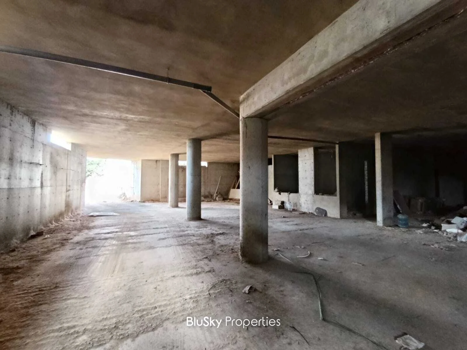 Building 3390m² for Sale in Edde — photo 2
