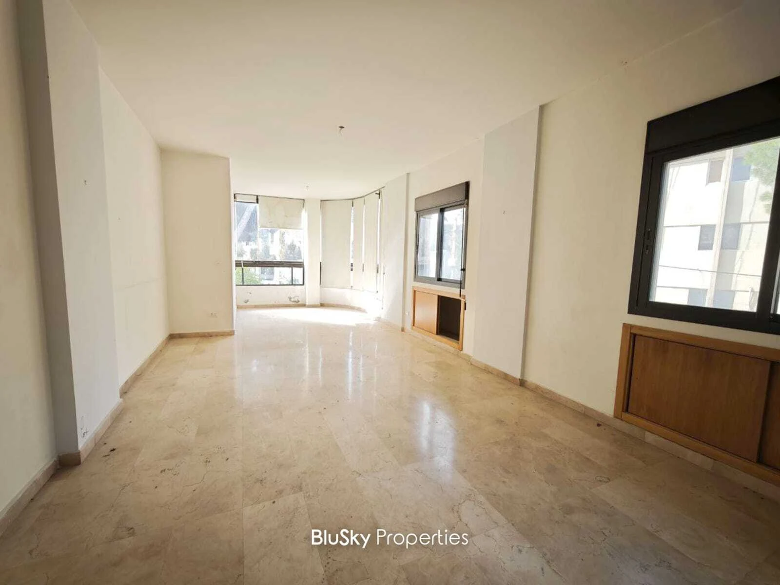 Apartment 125m² Terrace for Rent in Fanar