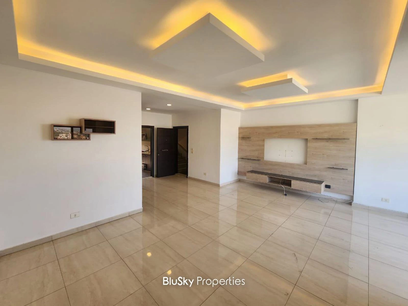 Apartment 140m² Sea View for Sale in Fanar