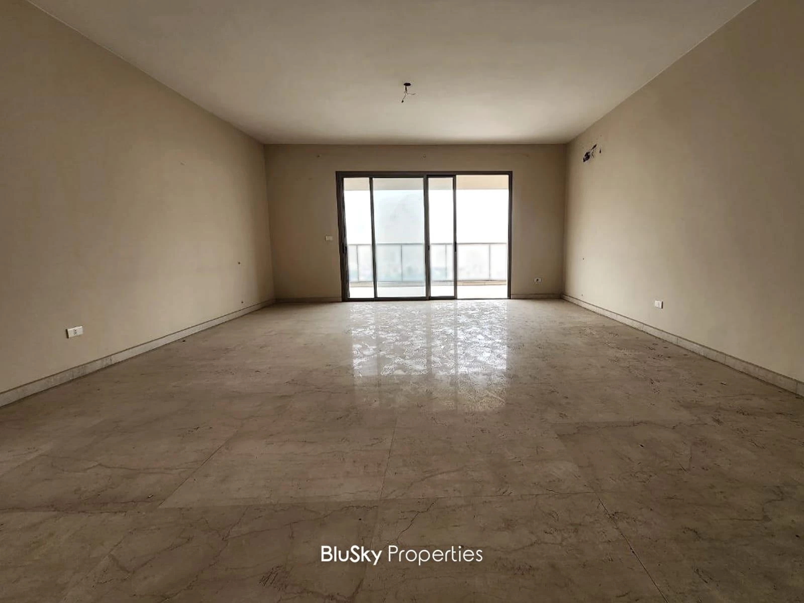 Apartment 210m² Balcony for Sale in Fanar