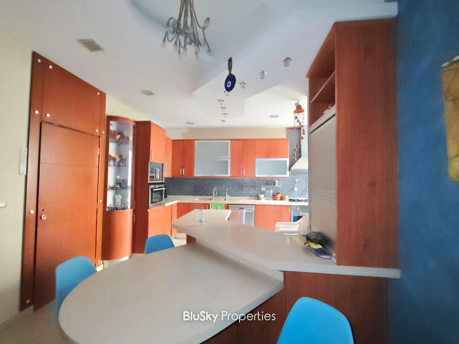 Apartment 220m² Mountain View for Sale in Fanar — photo 2