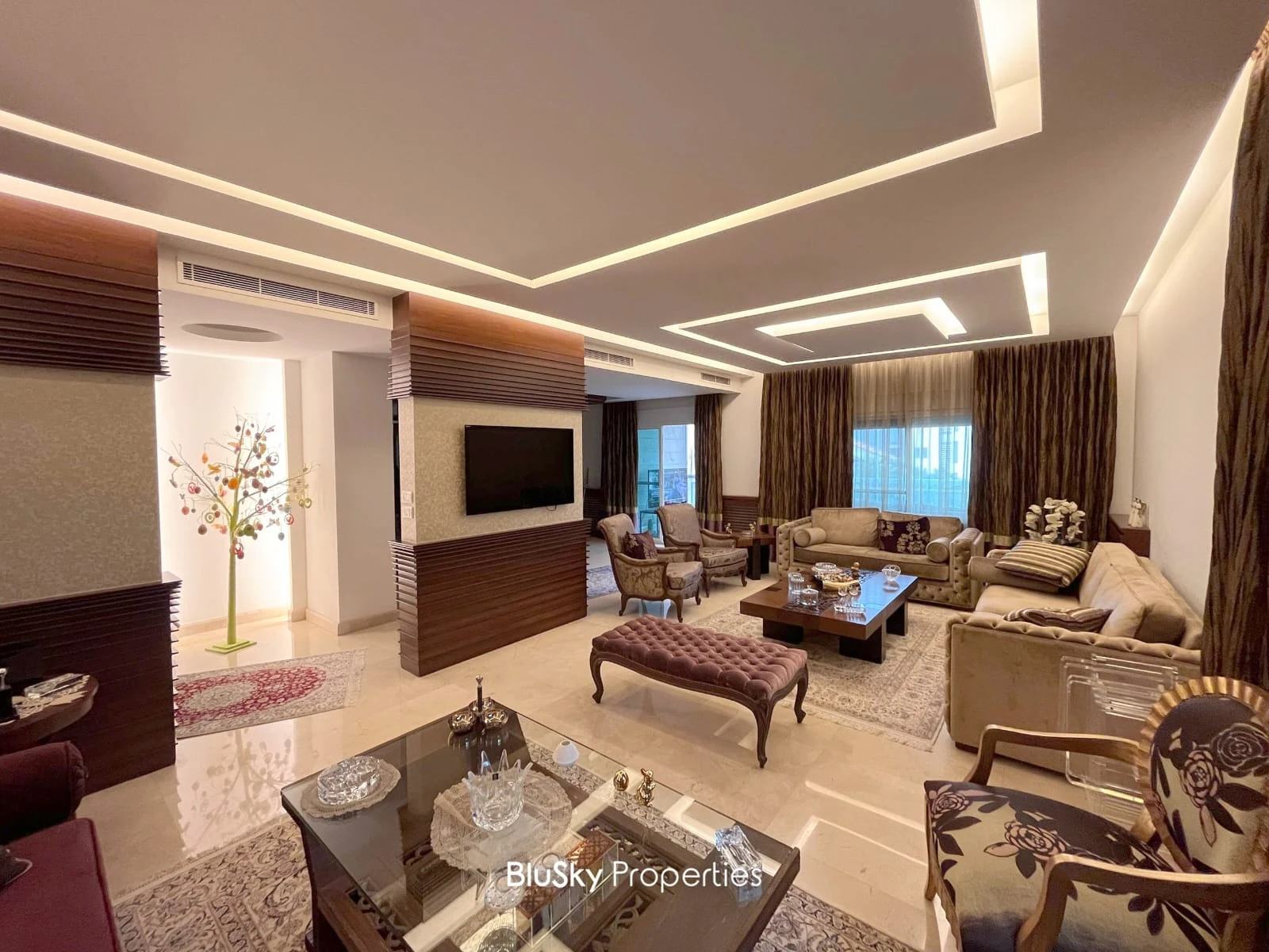 Apartment 340m² with Sea View for Sale in Fanar
