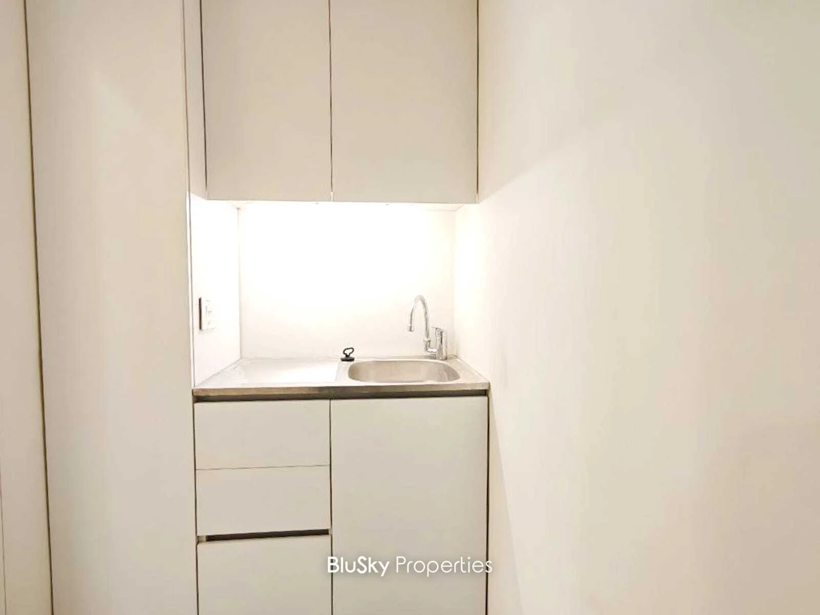 Shop 35m² for Rent in Fanar — photo 3