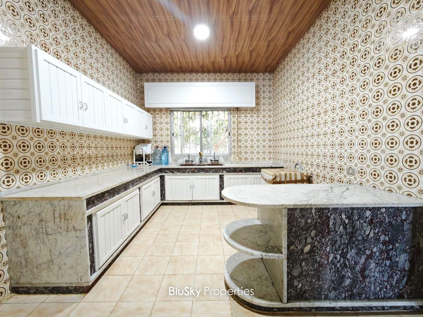 Apartment 375m² for Sale or Rent in Fanar — الصورة 5