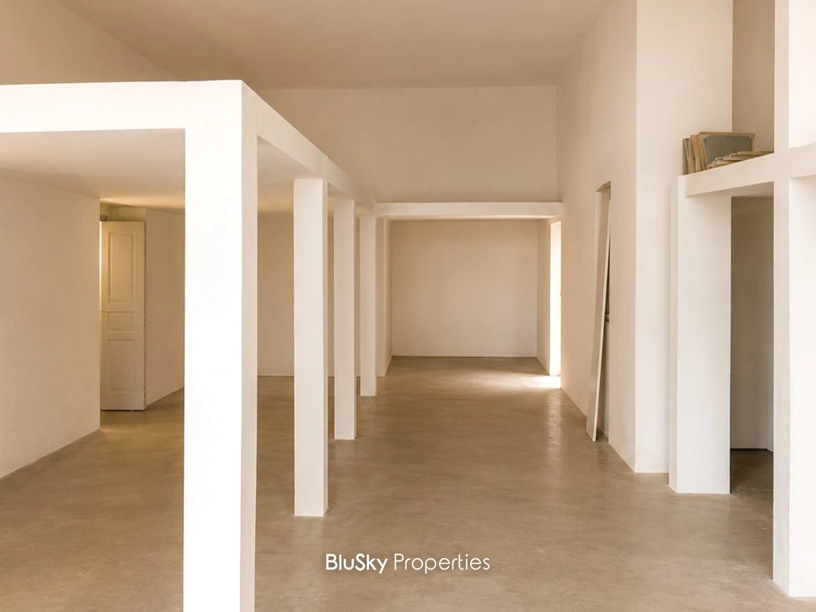 Warehouse 500m² for Sale in Fanar