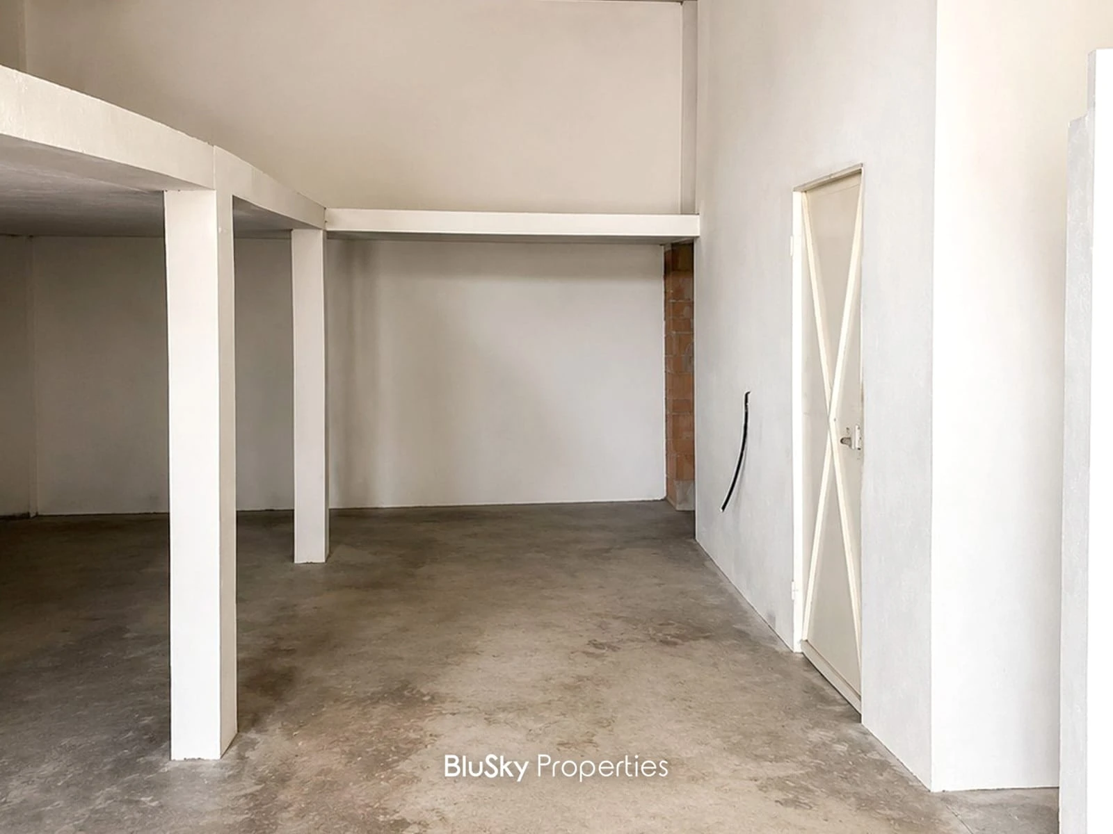 Warehouse 500m² for Sale in Fanar — الصورة 3