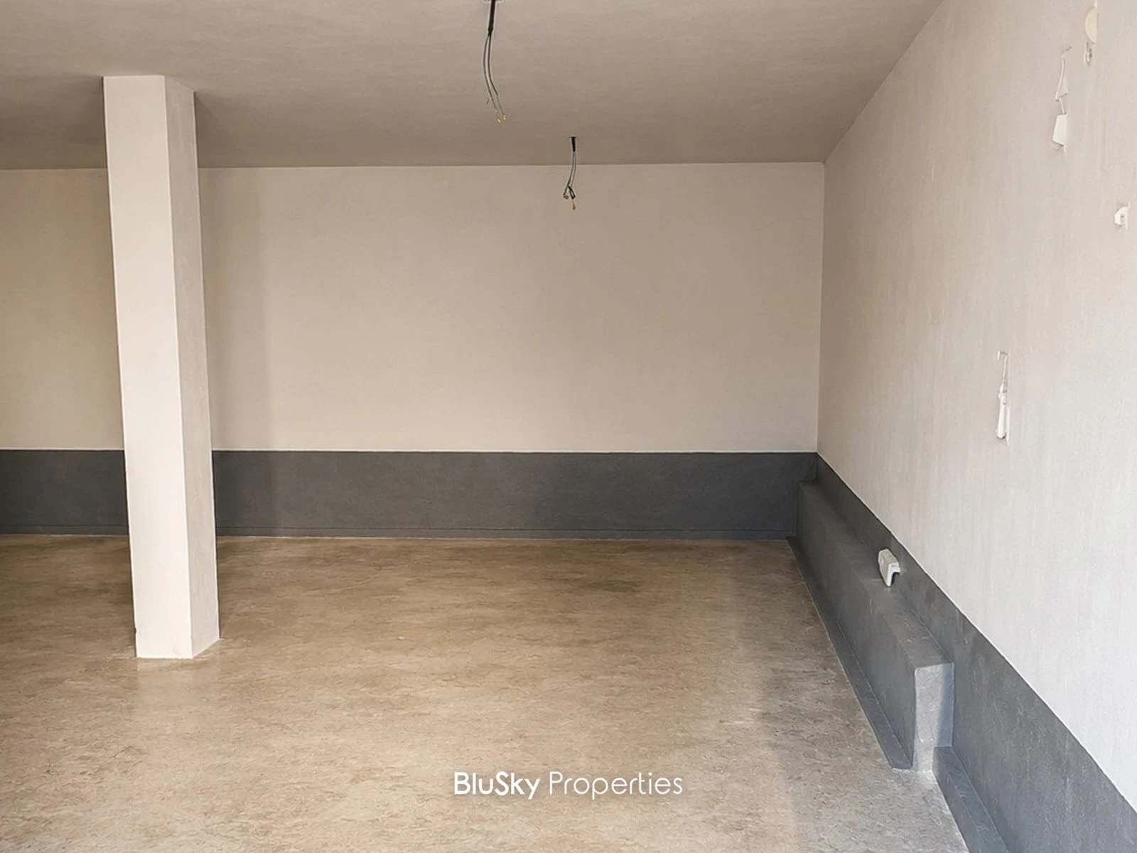 Warehouse 500m² for Sale in Fanar — الصورة 4