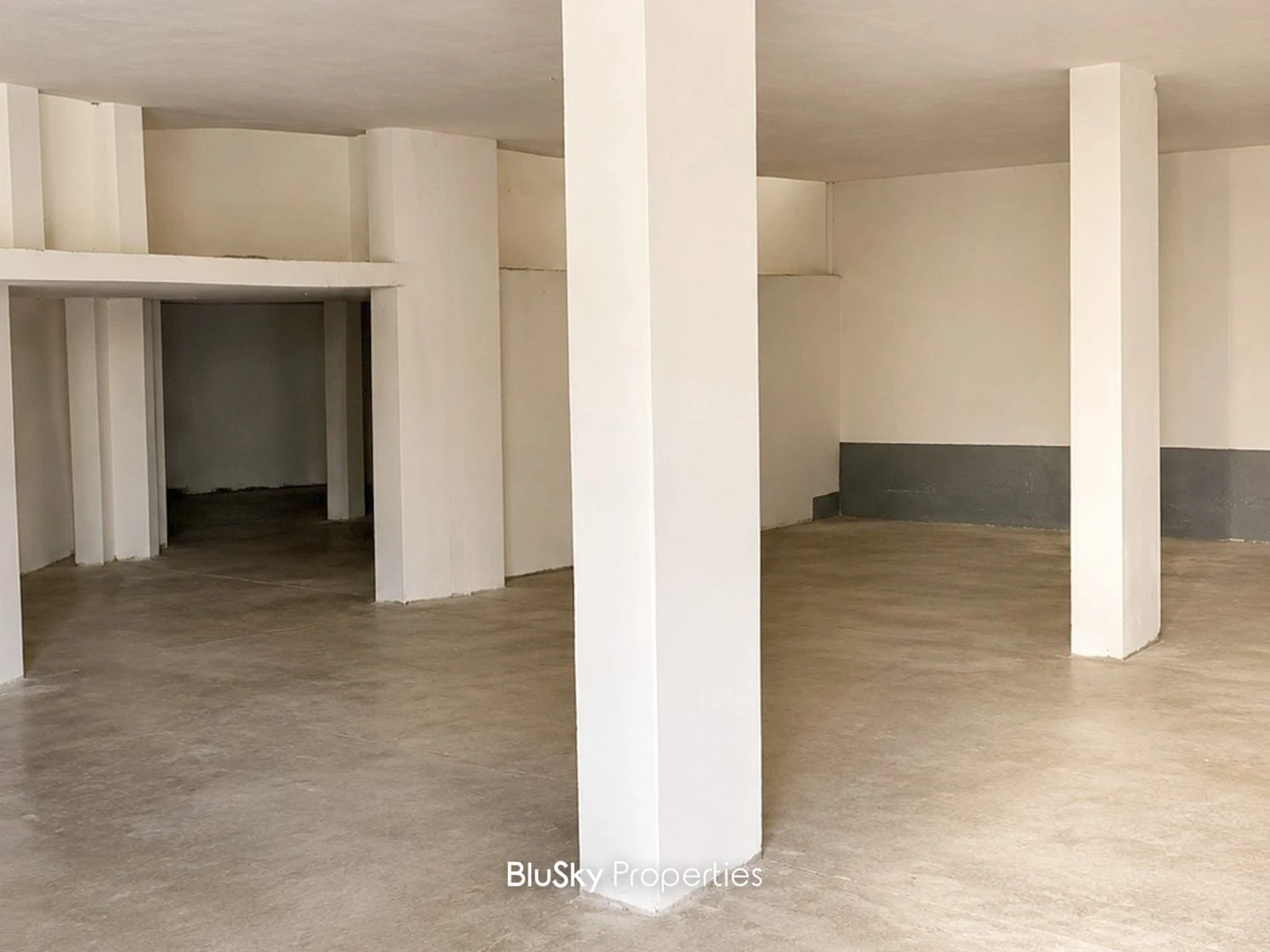 Warehouse 500m² for Sale in Fanar — الصورة 5