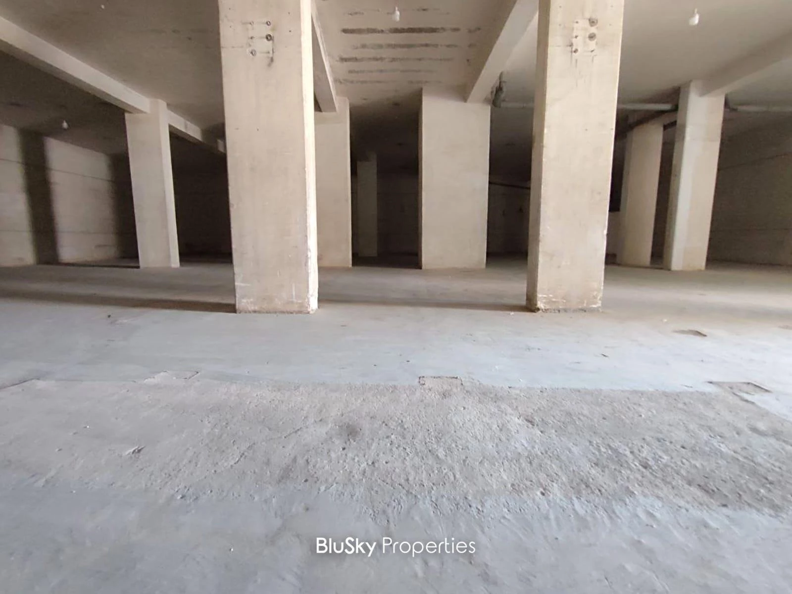 Warehouse 650m² for Rent in Fanar — الصورة 4