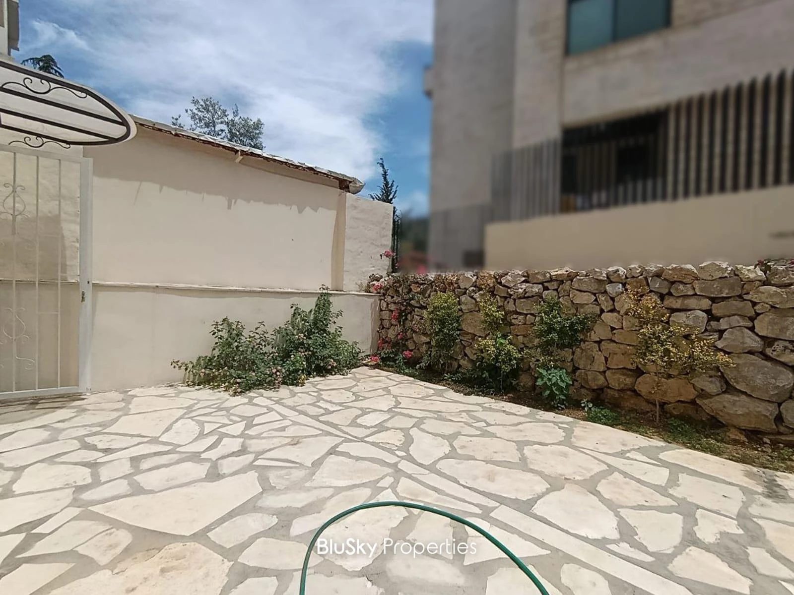 Apartment 150m² Terrace for Sale in Fatqa — الصورة 3