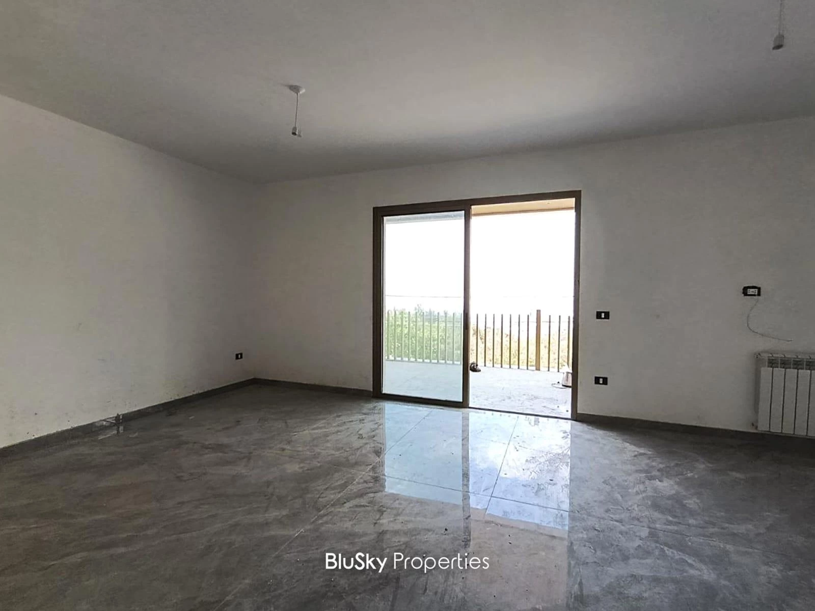 Apartment 170m² Terrace for Sale in Fatqa