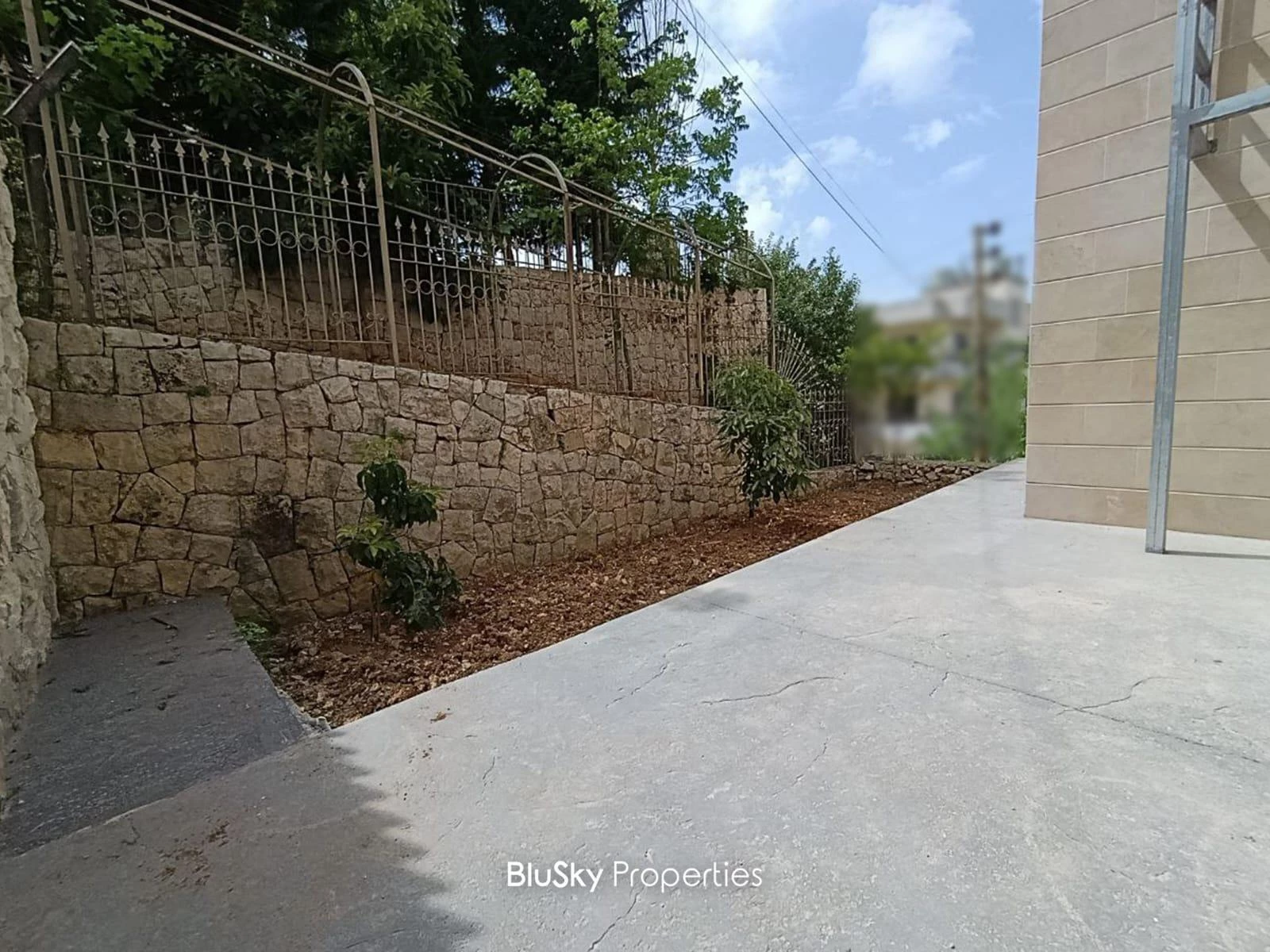 Apartment 170m² Terrace for Sale in Fatqa — photo 2