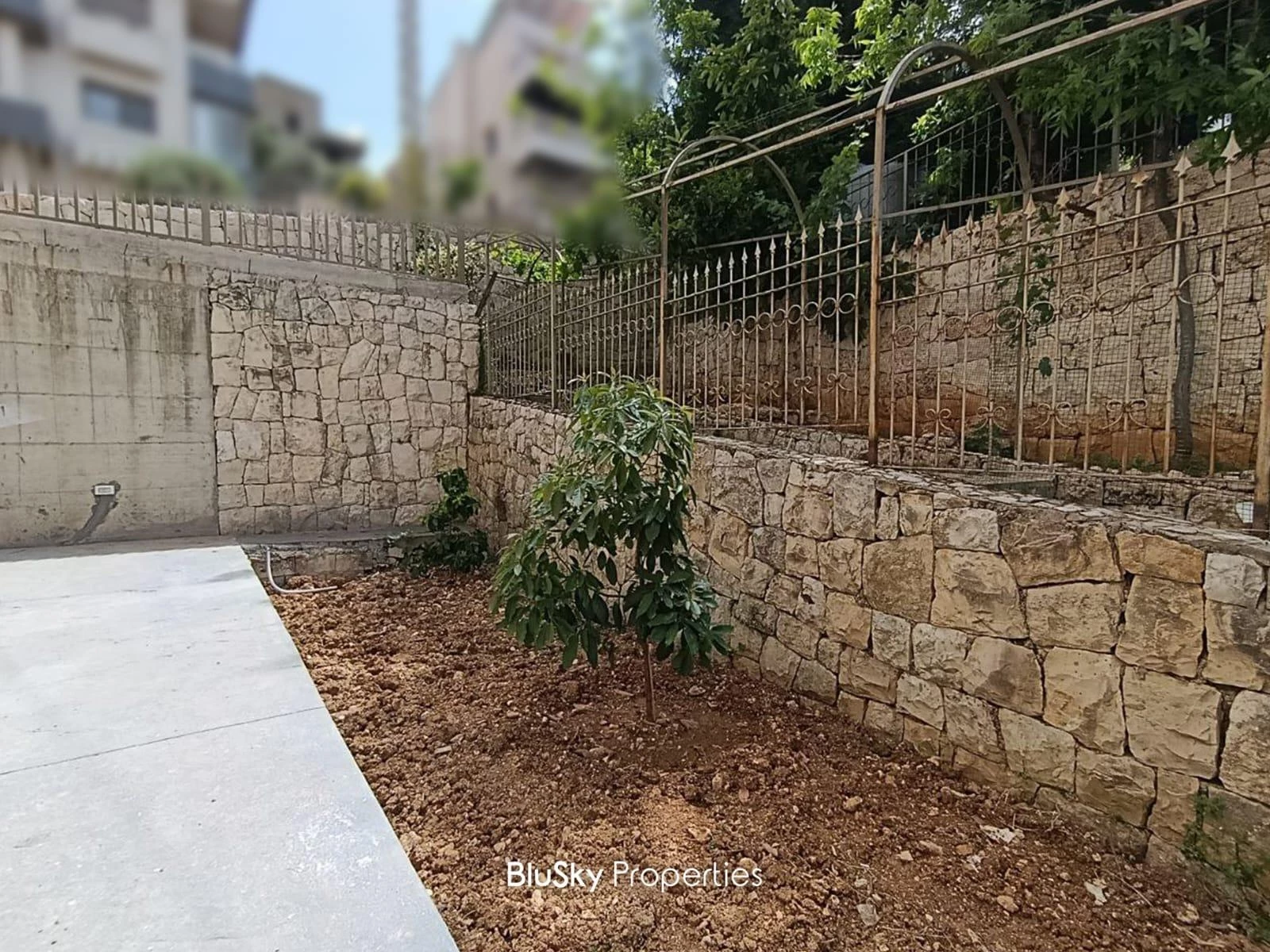 Apartment 170m² Terrace for Sale in Fatqa — photo 3