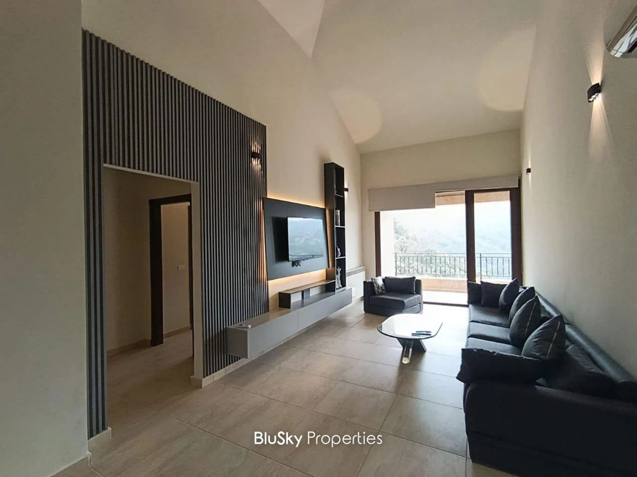 Villa 300m² Garden for Rent in Fatqa — الصورة 3