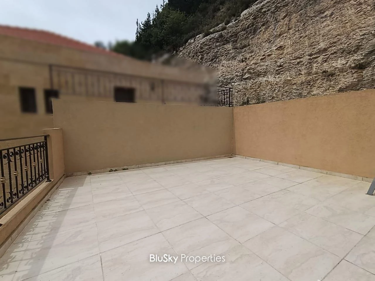 Villa 300m² Garden for Rent in Fatqa — الصورة 4
