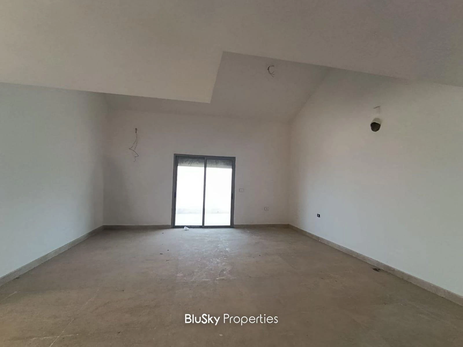 Duplex 360m² Sea View for Sale in Fatqa