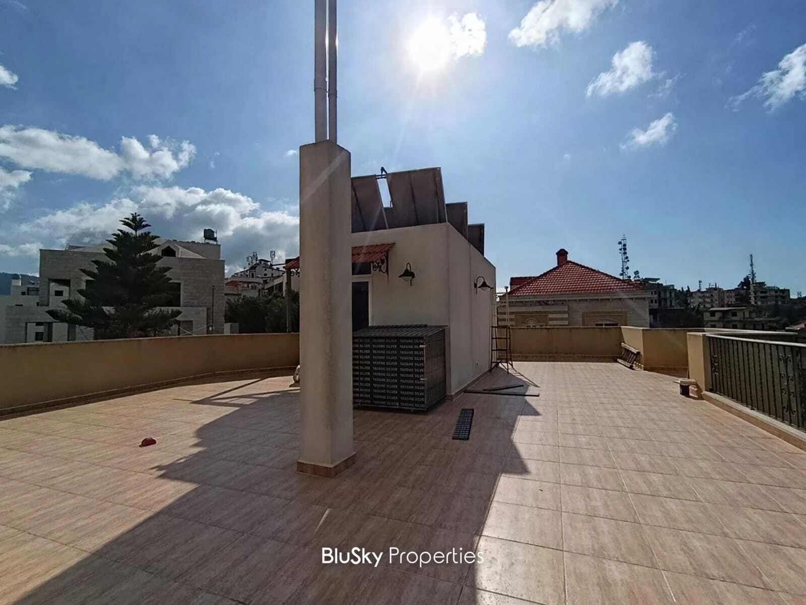 Villa 400m² with Terrace for Sale in Fatqa — الصورة 2