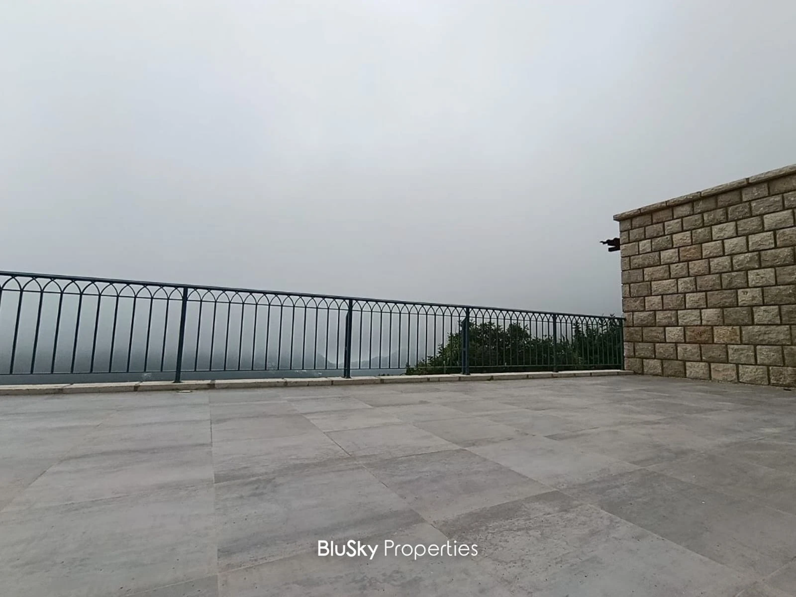 Stand Alone House 70m² with Terrace for Rent in Fatre — الصورة 2