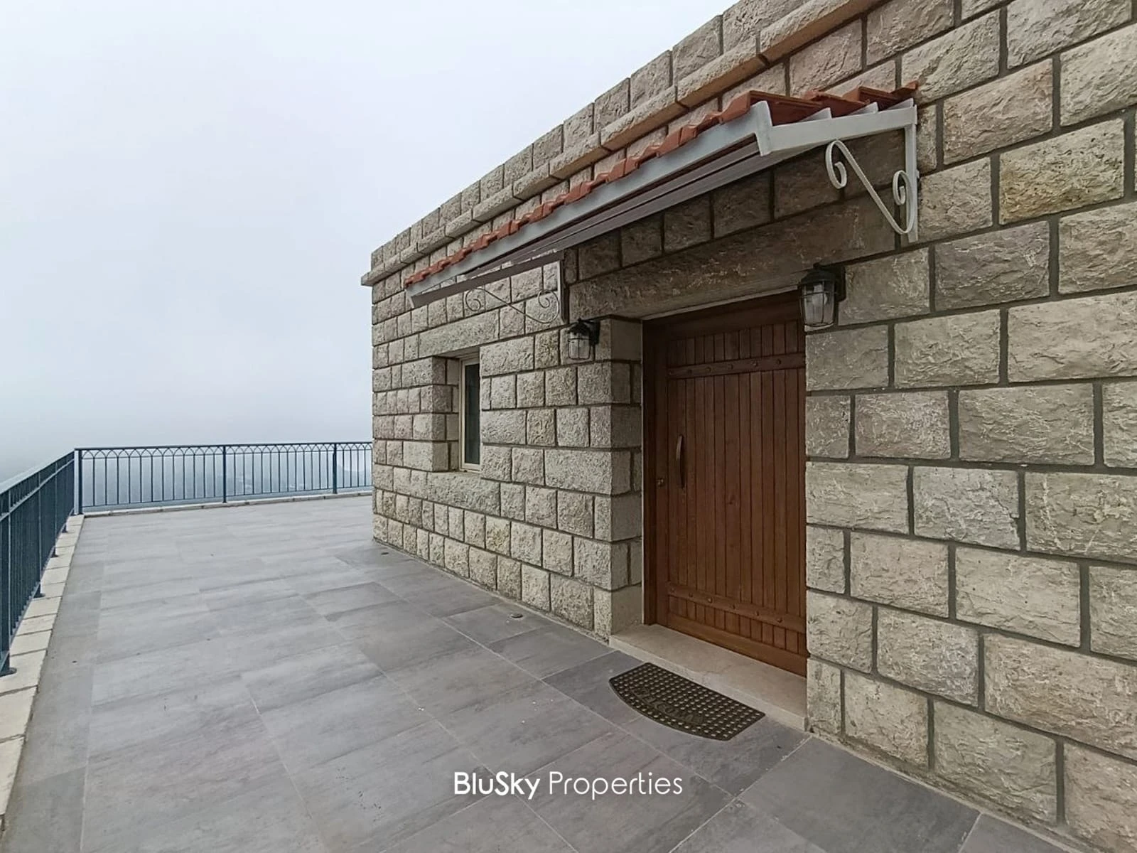 Stand Alone House 70m² with Terrace for Rent in Fatre — الصورة 3