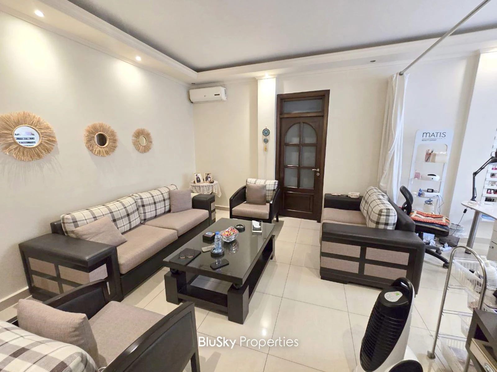 Apartment 110m² for Sale in Furn El Chebbak