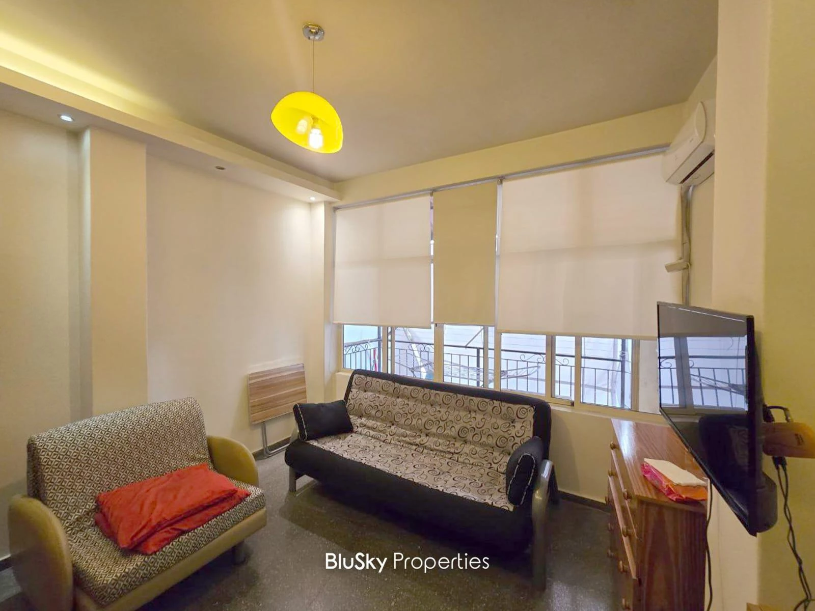 Apartment 110m² for Sale in Furn El Chebbak — photo 2