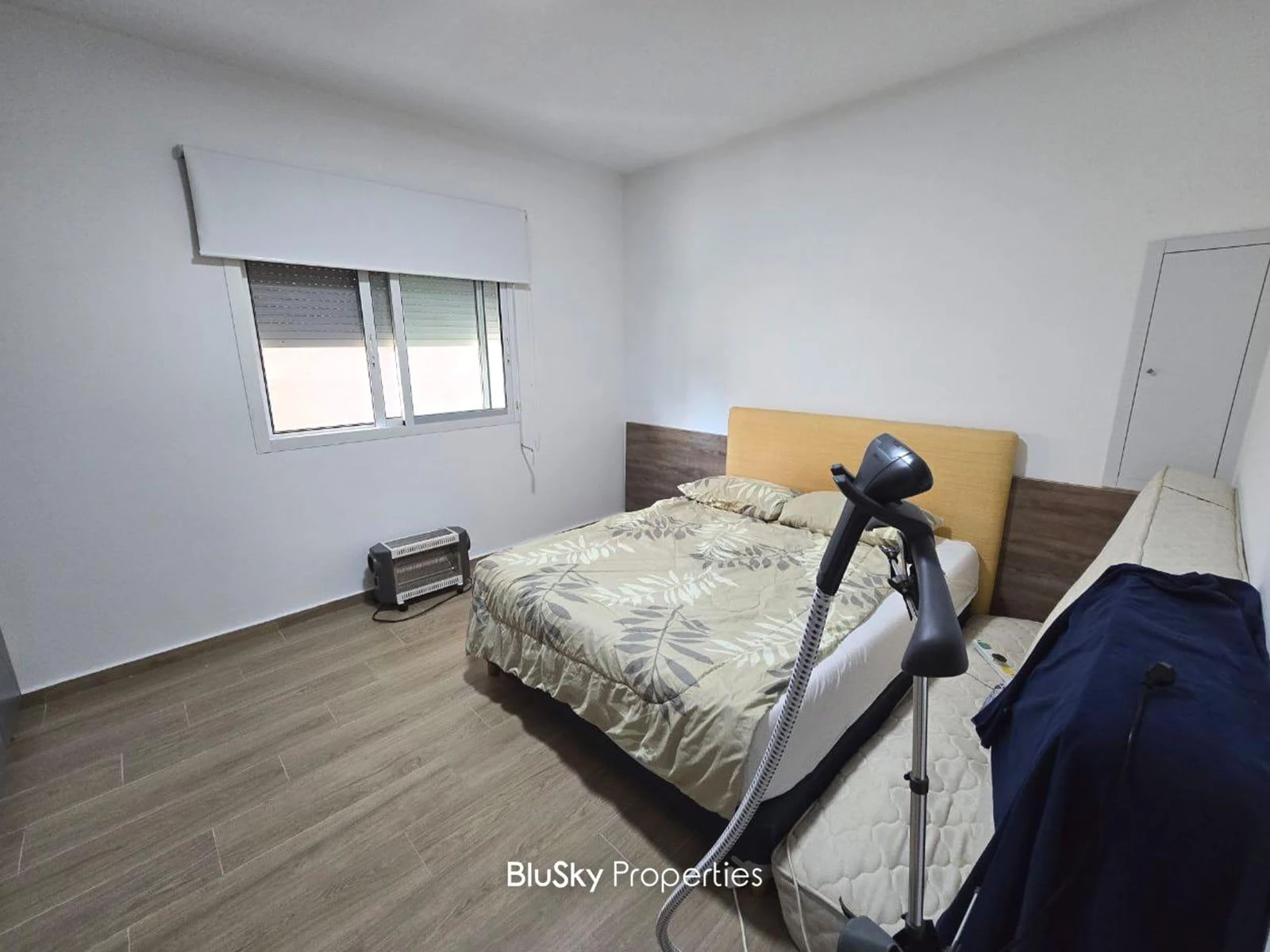 Apartment 120m² for Sale in Furn El Chebback — photo 2