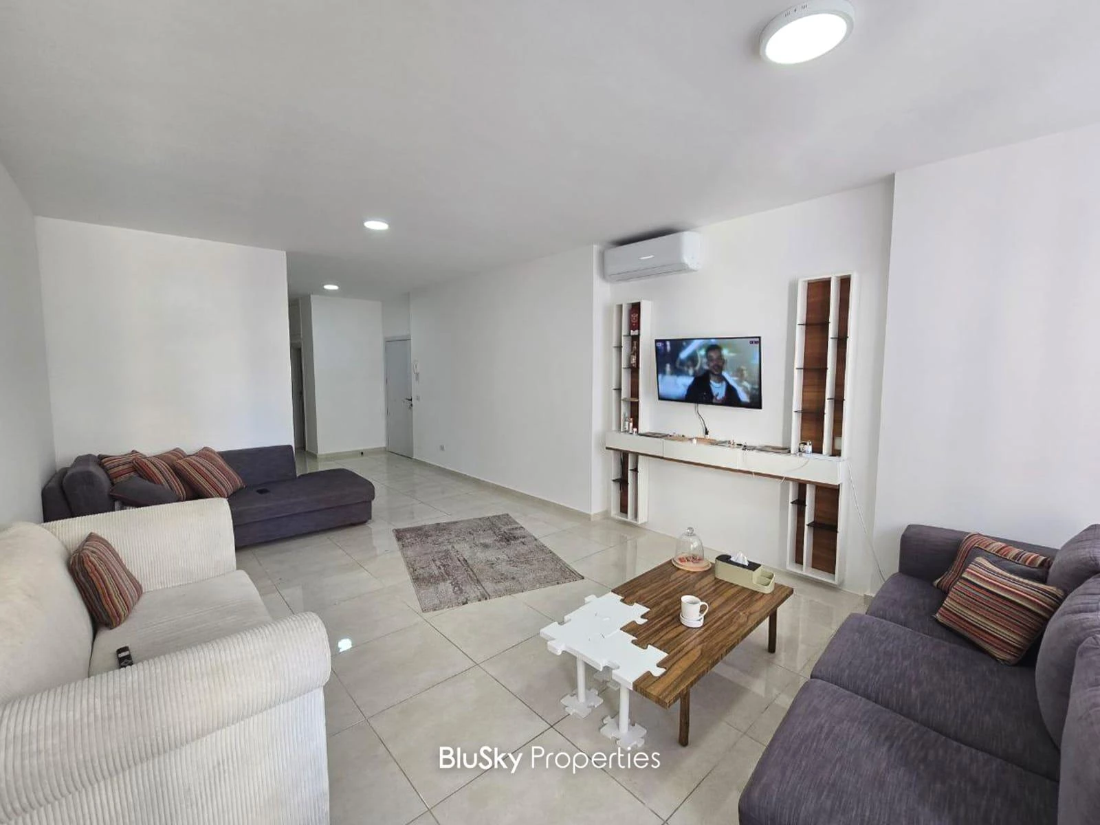 Apartment 120m² for Sale in Furn El Chebback — photo 3