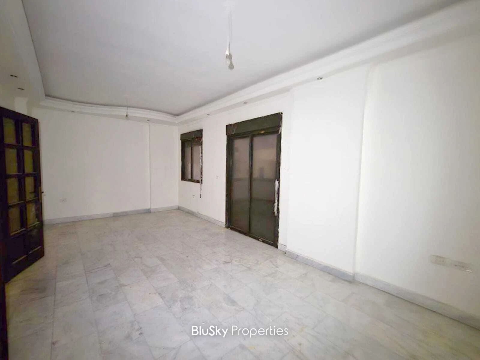 Apartment 155m² for Sale in Furn El Chebbak — photo 2