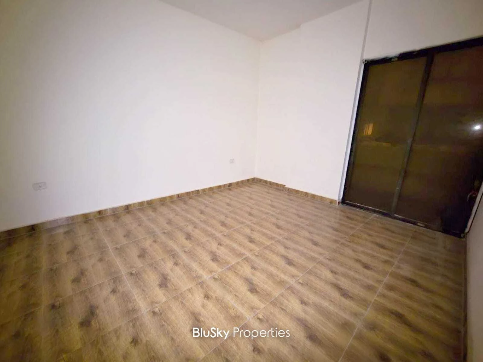 Apartment 155m² for Sale in Furn El Chebbak — photo 4